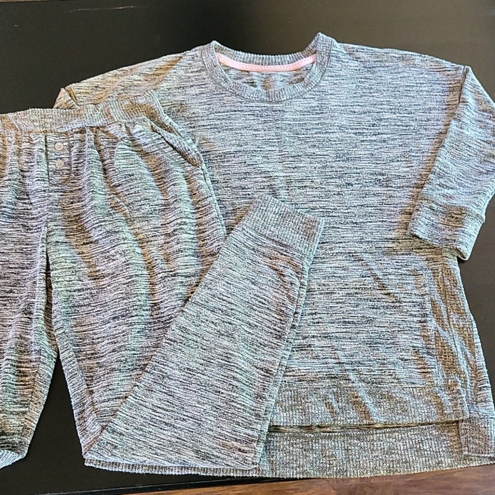 Cuddl Duds gray heather knit pajama set